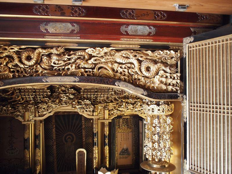 豊田市で200代の三河型金仏壇を総修復しました。